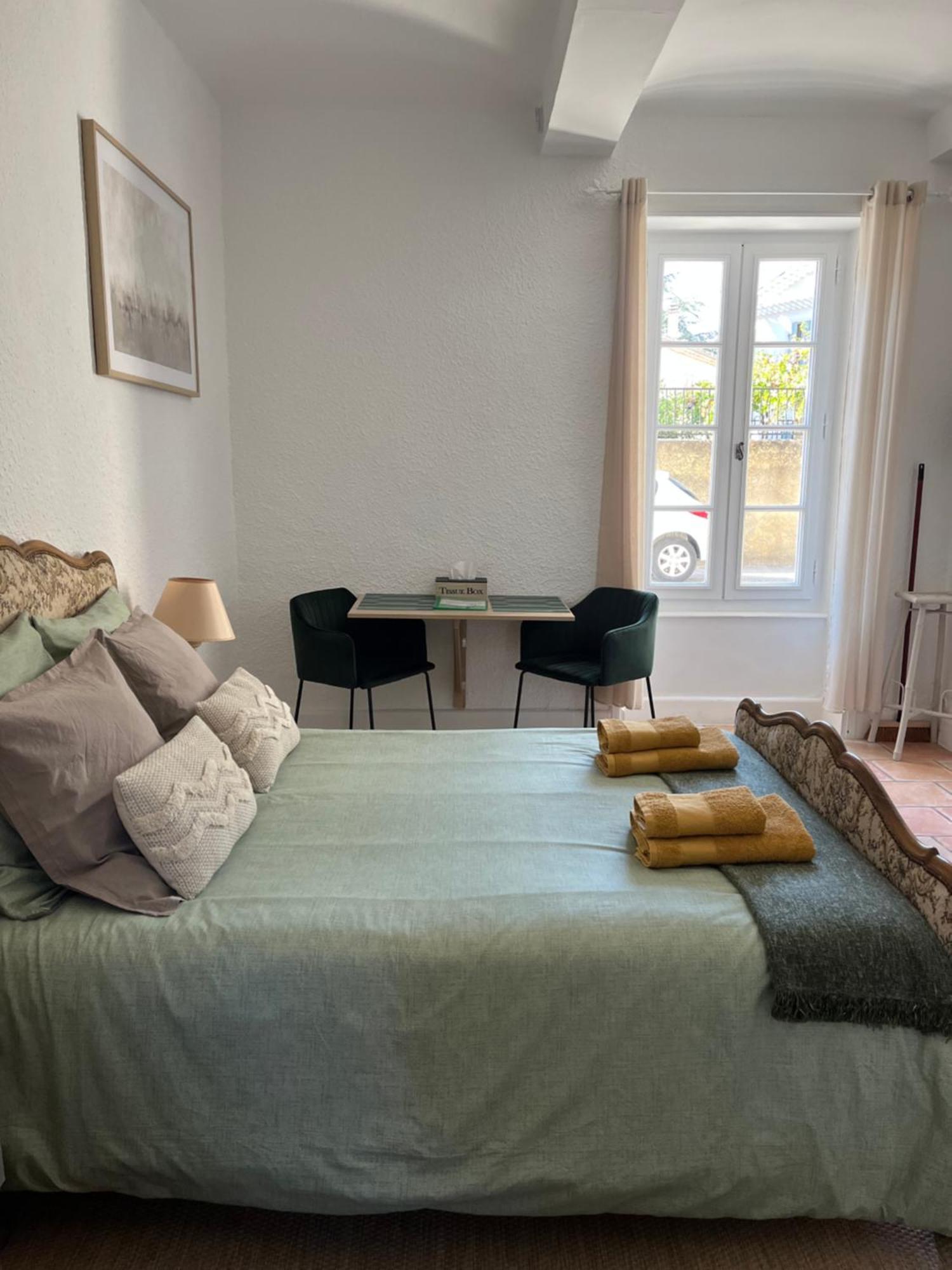 Appartamento Au Petit Faubourg Grignan Esterno foto